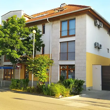 Belvarosi Toth Apartman Baja